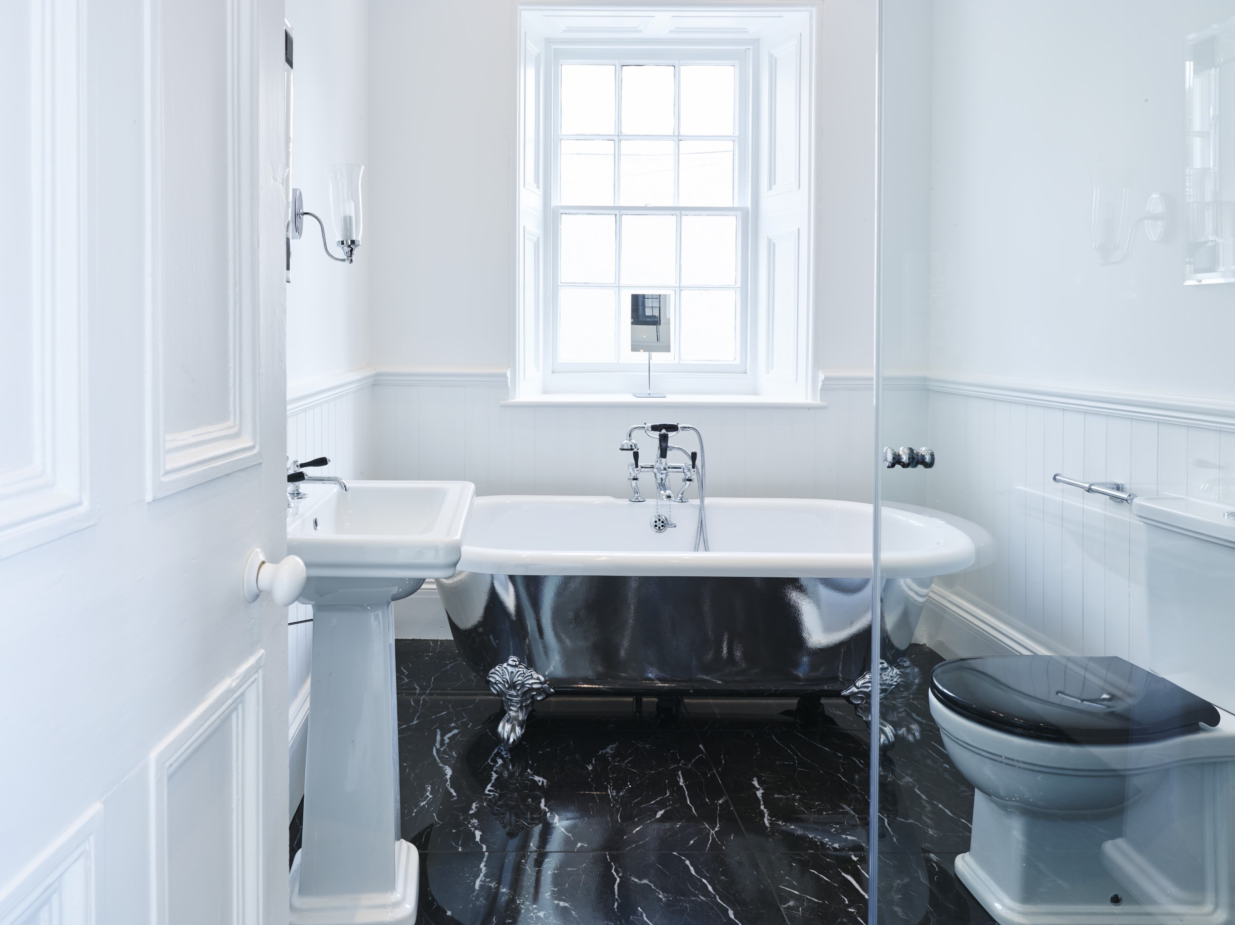 Hollywood Bathroom Header - Vision Build